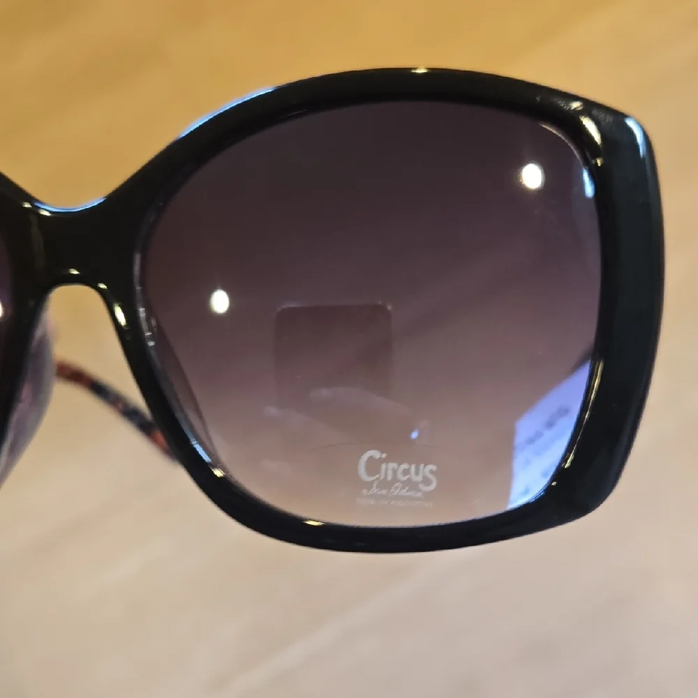 NEW Circus by Sam Edelman Stylish Floral Print Sunglasses